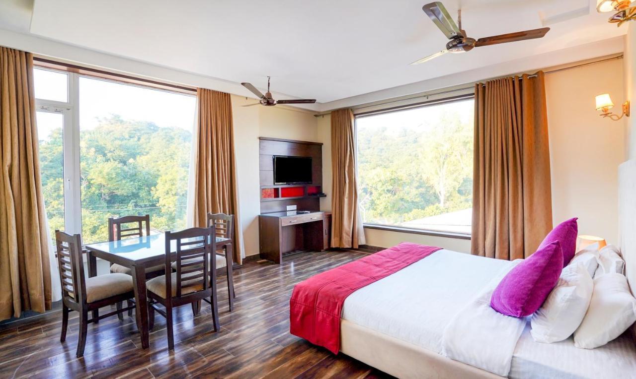 Redwood Resort Panchkula Exteriör bild